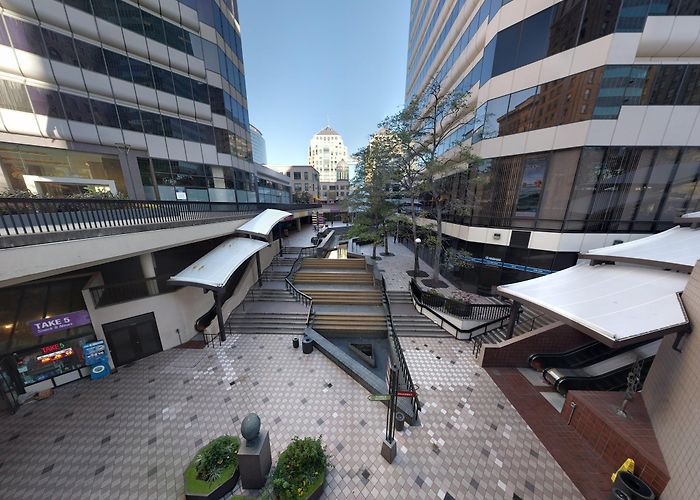 12th St. Oakland City Center BART Station photo