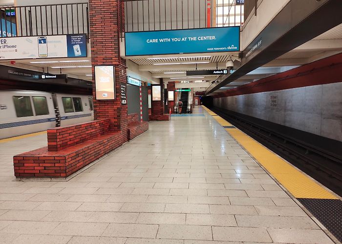 12th St. Oakland City Center BART Station photo
