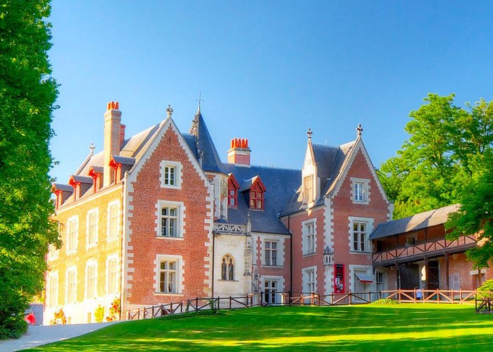 Chateau Du Clos Luce Explore the manor of the Clos Lucé and discover the secrets of ... photo