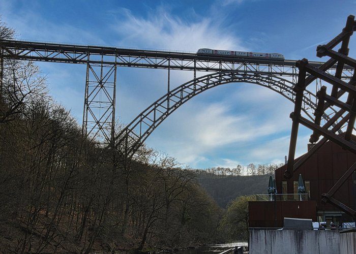 Müngstener Brücke Transdev Rhein-Ruhr wins S7 operating contract | News | Railway ... photo