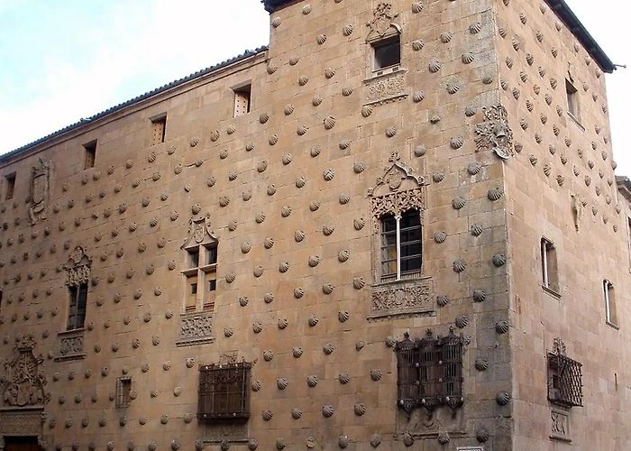 Casa de las Conchas Casa de las Conchas de Salamanca: el tesoro tras una de sus ... photo