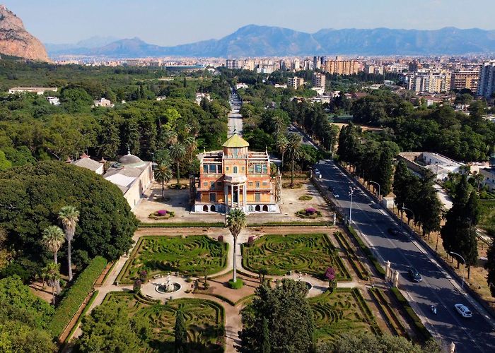Parco della Favorita Palermo, e l'entusiasmo di perdere il mio centro di gravità ... photo