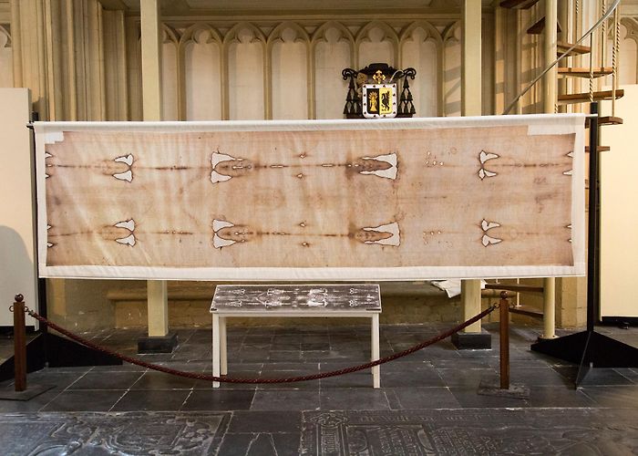 Shroud of Turin Bloodstains on Shroud of Turin are probably fake: investigation photo