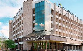 Oktyabrskaya Hotel Krasnoiarsk Exterior photo