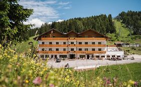 Laguscei Dolomites Mountain Hotel Arabba Exterior photo