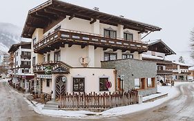 Pension Zimpasser Bed & Breakfast Saalbach-Hinterglemm Exterior photo