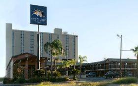 Econo Lodge Inn & Suites Laredo Exterior photo