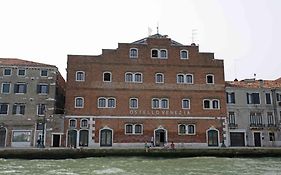 Generator Veneţia Exterior photo