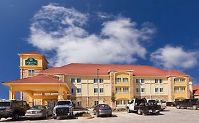 La Quinta By Wyndham Floresville Exterior photo