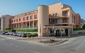 Nh Lecco Pontevecchio Hotel Exterior photo