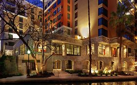 Hampton Inn & Suites San Antonio Riverwalk Exterior photo