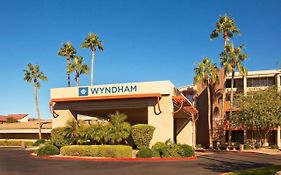 Wyndham Phoenix Airport - Tempe Hotel Exterior photo