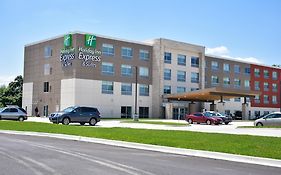 Holiday Inn Express & Suites - Bensenville - O'Hare, An Ihg Hotel Exterior photo