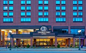 Doubletree By Hilton Lansing Hotel Exterior photo