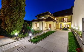 Cedrus Boutique Hotel Brașov Exterior photo