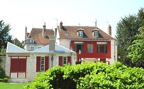 La Maison Des Randonneurs Hostel Auxerre Exterior photo