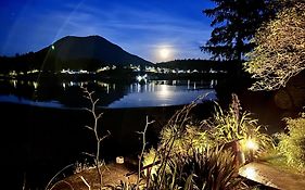 Private Room On Waterfront Property With Hot Tub Firepit - Sea Esta Ucluelet Exterior photo