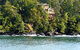 Reef Point Oceanfront Bed And Breakfast Ucluelet Exterior photo