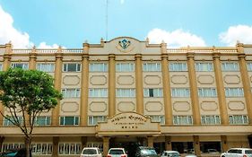 Le President Hotel Phnom Pen Exterior photo