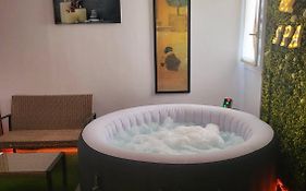 Appartement Jacuzzi Maison Spa Paris Exterior photo