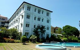 Hotel Suisse Kandy Exterior photo