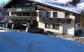 Hotel-Pension Flora Saalbach-Hinterglemm Exterior photo