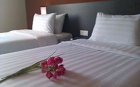 Nouvelle Hotel Johor Kulai Room photo