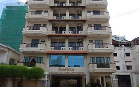 Diamond Hotel & Service Apartment Phnom Pen Exterior photo