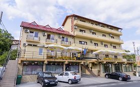 Pensiunea Domneasca Hotel Piteşti Exterior photo