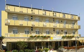 Hotel La Capinera Bellaria-Igea Marina Exterior photo