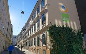 Jugendherberge Wien - Myrthengasse Hostel Exterior photo