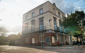 Publove @ The Great Eastern, Docklands Hostel Greenwich Exterior photo