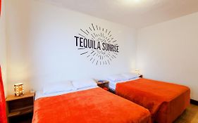 Tequila Sunrise Hostel Guatemala City Exterior photo