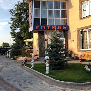 Venezia Hotel Cernăuți Exterior photo