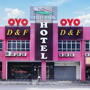 Oyo 498 D&F Boutique Hotel Senawang Seremban Exterior photo
