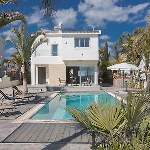 Villa Adaman - Stunning 3 Bedroom Seafront Villa With Pool - Close To The Beach Ayia Napa Exterior photo