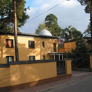 Noclegi Ufo Varşovia Exterior photo