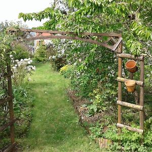 Chambre D'Hotes Avec Petit Dejeuner Bed & Breakfast Remilly-les-Pothees Exterior photo