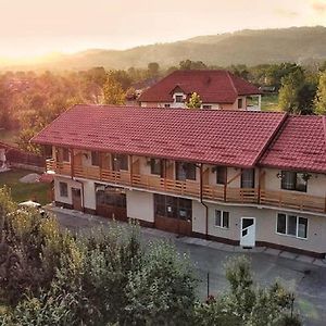 Angela Hotel Polovragi Exterior photo