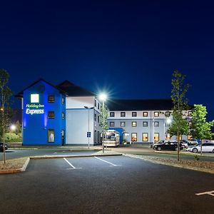 Holiday Inn Express Antrim, An Ihg Hotel Exterior photo