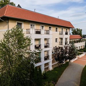 Arcanum Hotel Bichișciaba Exterior photo