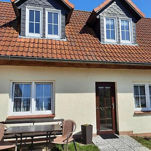 Lacky - Kleines Familienreihenmittelhaus In Grieben Hiddensee Apartment Exterior photo