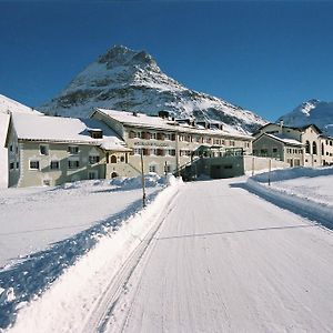 Gasthaus & Hotel Berninahaus Pontresina Exterior photo