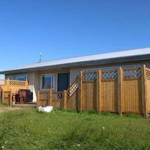 Stori-Bakki Guesthouse-With Hot Tub Egilsstaðir Exterior photo