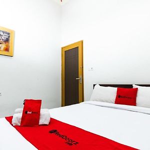 Reddoorz @ Hertasning Area 2 Hotel Makassar Exterior photo