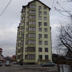 1 - Comnatnaya Quartira - Studia Lucs Elitny Dom - 2016 Centr Apartment Truskaveț Exterior photo
