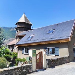 Chateau Du Vigny - Maison D'Hotes Bed & Breakfast Saint-Michel-de-Maurienne Exterior photo