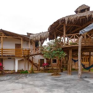 Hostal Tortuga Dorada Hotel Puerto López Exterior photo