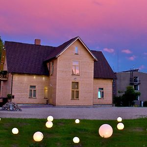 Viesu Maja Janis Hotel Madona Exterior photo