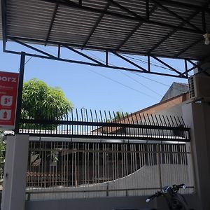 Reddoorz Near Mall Ratu Indah 3 Hotel Balangberu Exterior photo